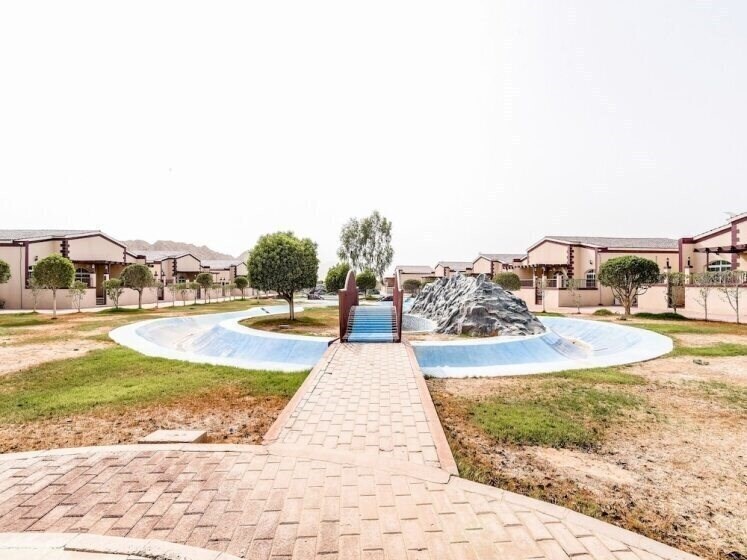 Готель OYO 231 Holiday Arabian Resort (ex. Holiday Arabian Resort) 1*