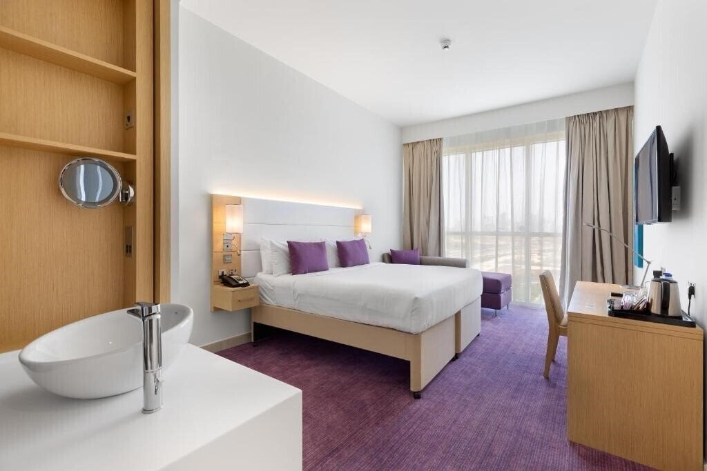Фото Premier Inn Dubai Ibn Battuta Hotel 3*