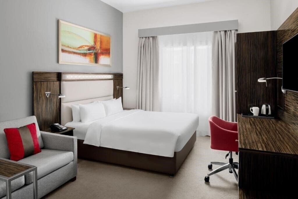 Фото Holiday Inn Express Dubai Internet City 2*