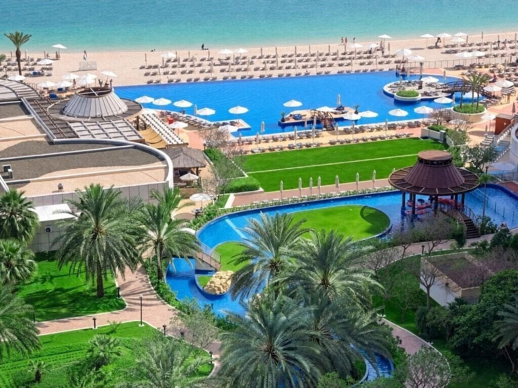 Отель Dukes The Palm, A Royal Hideaway Hotel 5*