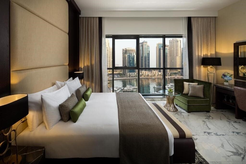 Готель Millennium Place Marina 4*