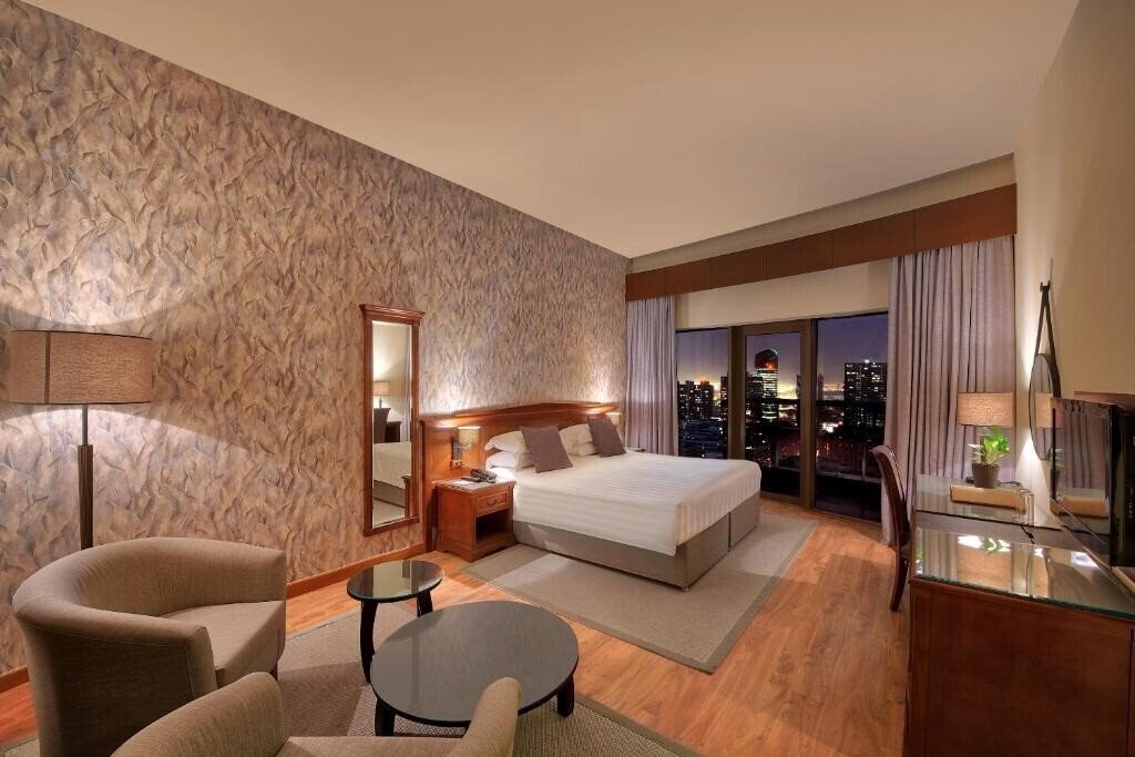 Готель Majestic City Retreat Dubai 4*