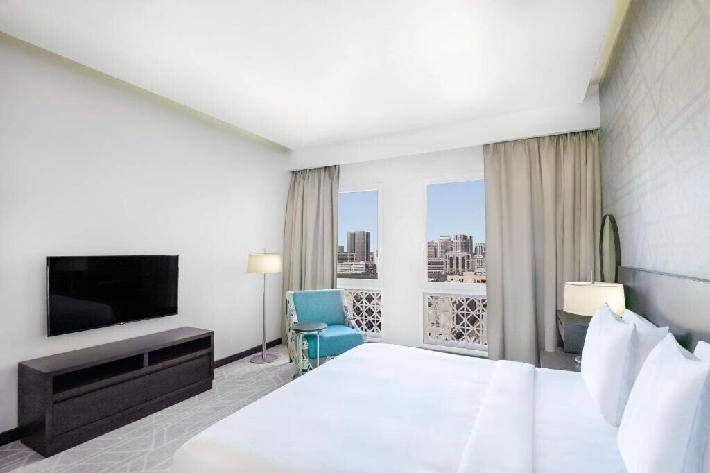 Готель Hyatt Place Dubai Wasl District 4*