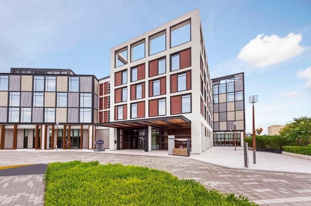 Готель Hampton By Hilton Dubai Al Seef (ex. Zabeel House Al Seef By Jumeirah) 3*