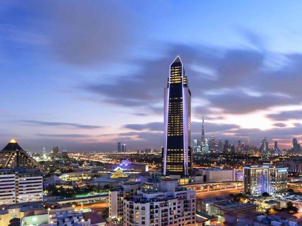 Отель Sofitel Dubai The Obelisk 5*