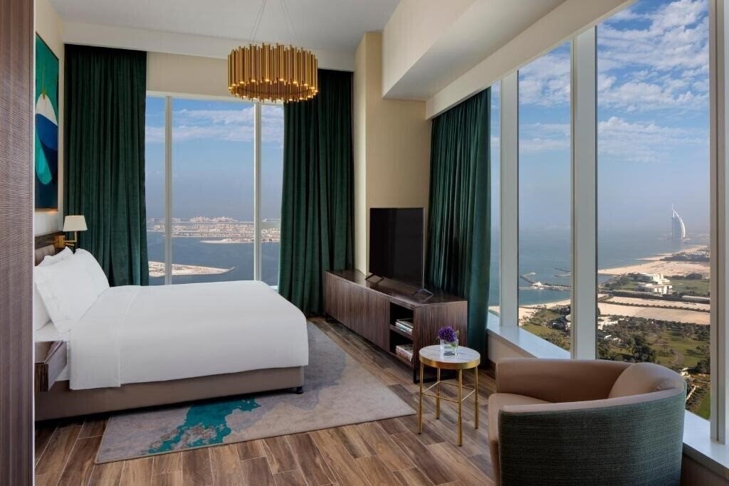 Готель Avani Palm View Dubai Hotel & Suites 4*