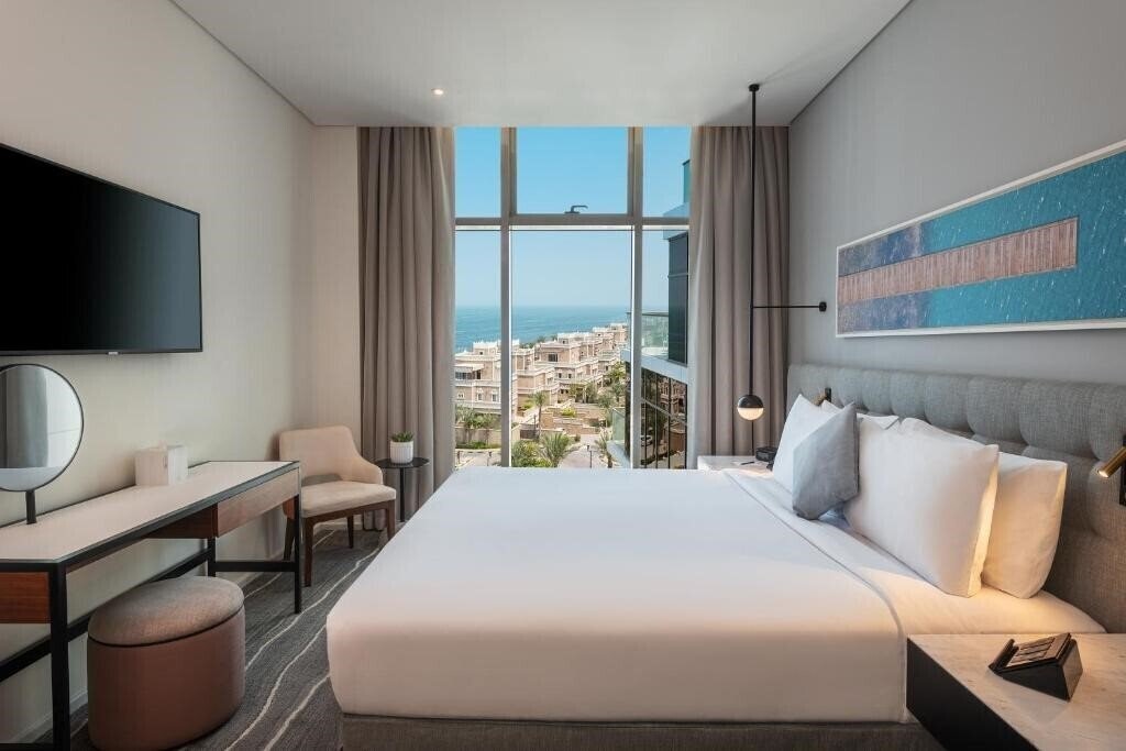 Фотографія Th8 Palm Dubai Beach Resort, Vignette Collection 5*