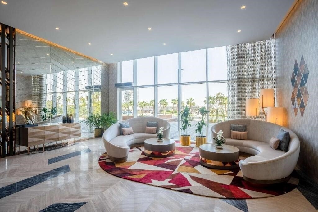 Готель Radisson Dubai Damac Hills 5*