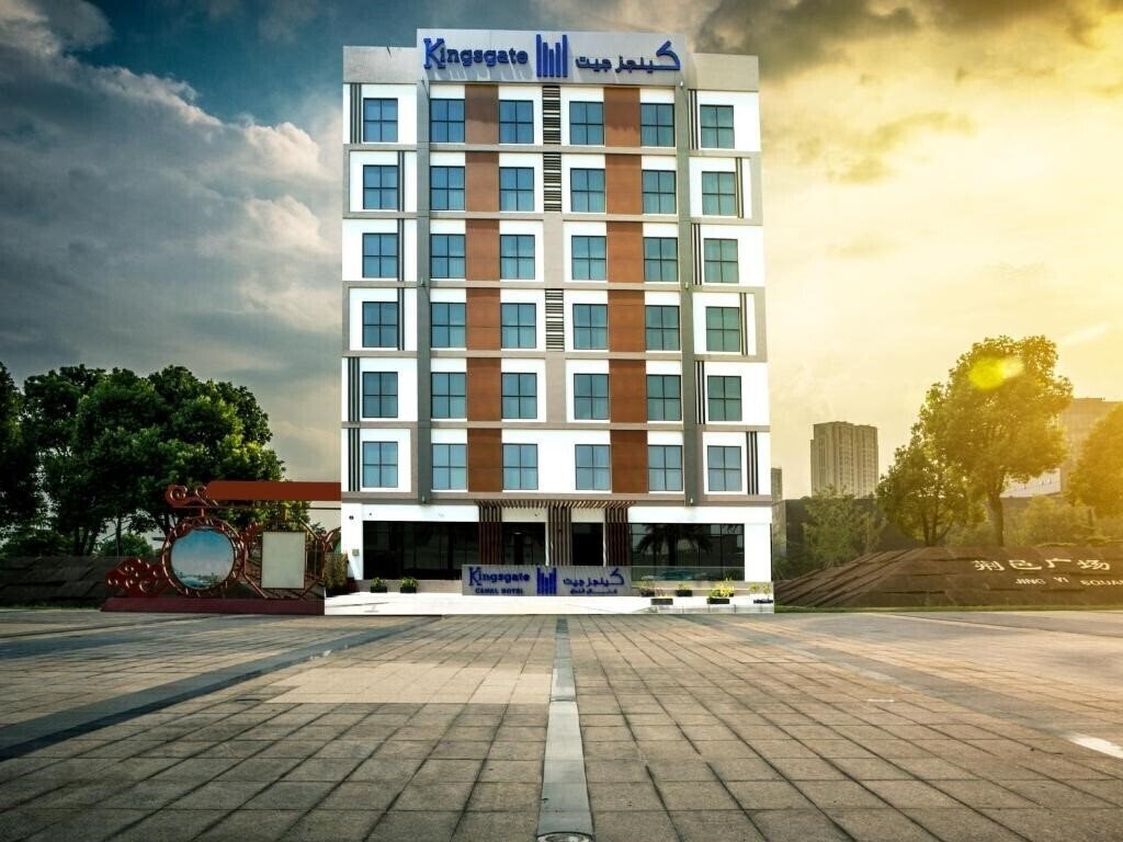Готель Kingsgate Canal Hotel 3*