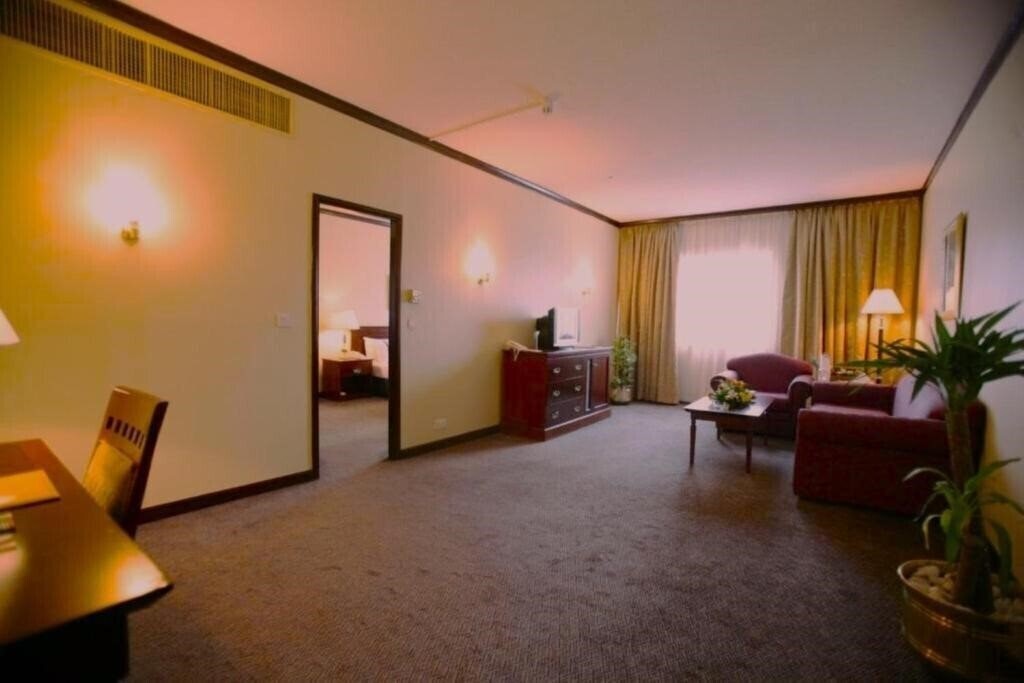 Готель J5 Hotels Bur Dubai 3*