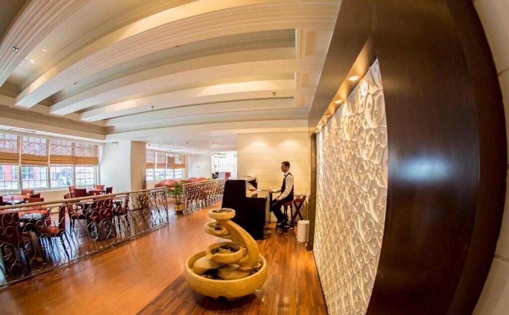 Фотографія J5 Hotels Bur Dubai 3*