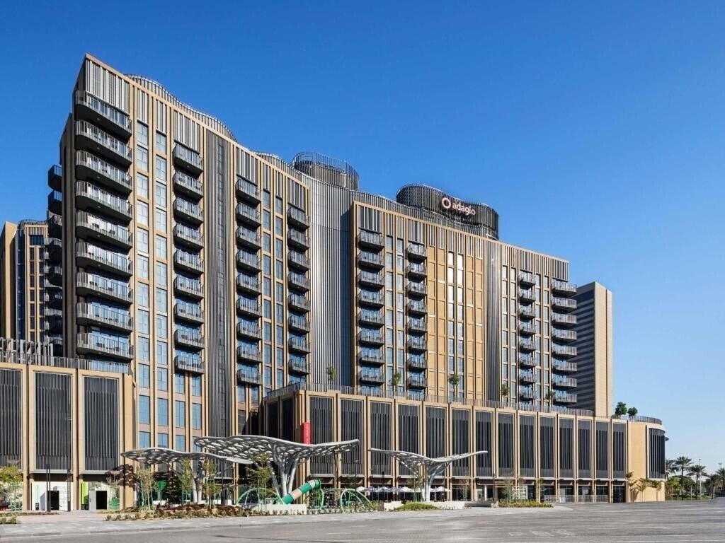 Готель Aparthotel Adagio Dubai Deira 4*