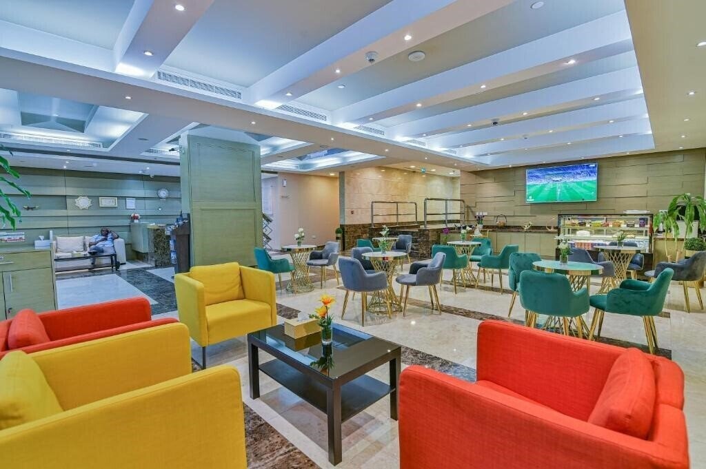 Отель Vista Hotel Apartments 4*