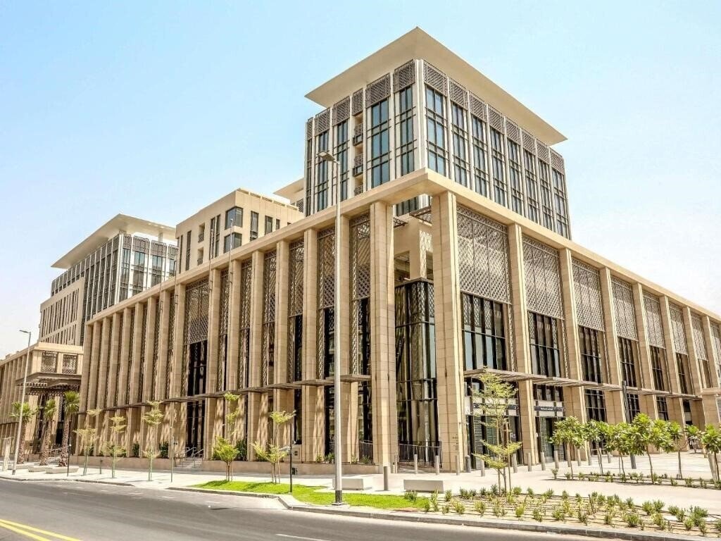Отель Mercure Dubai Gold District 3*