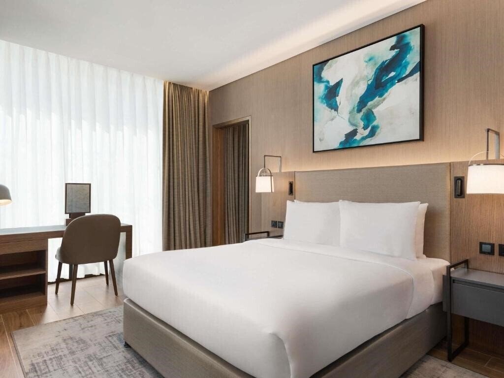 Изображение Mercure Dubai Gold District 3*