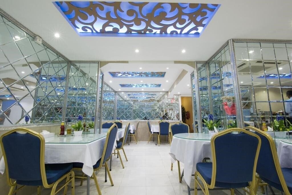 Фото Victoria Hotel 1*