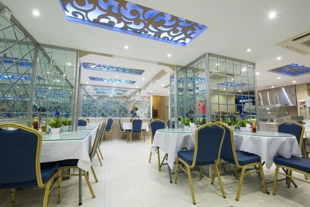 Фотографія Victoria Hotel 1*