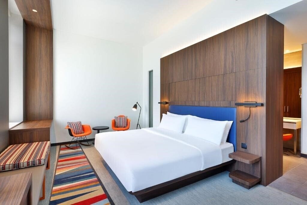 Готель Aloft Dubai Airport 4*