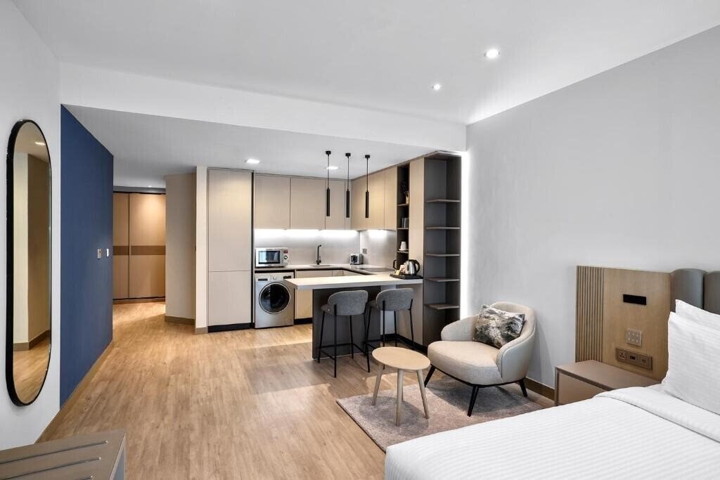 Фото Residence Inn by Marriott Sheikh Zayed Road 4*