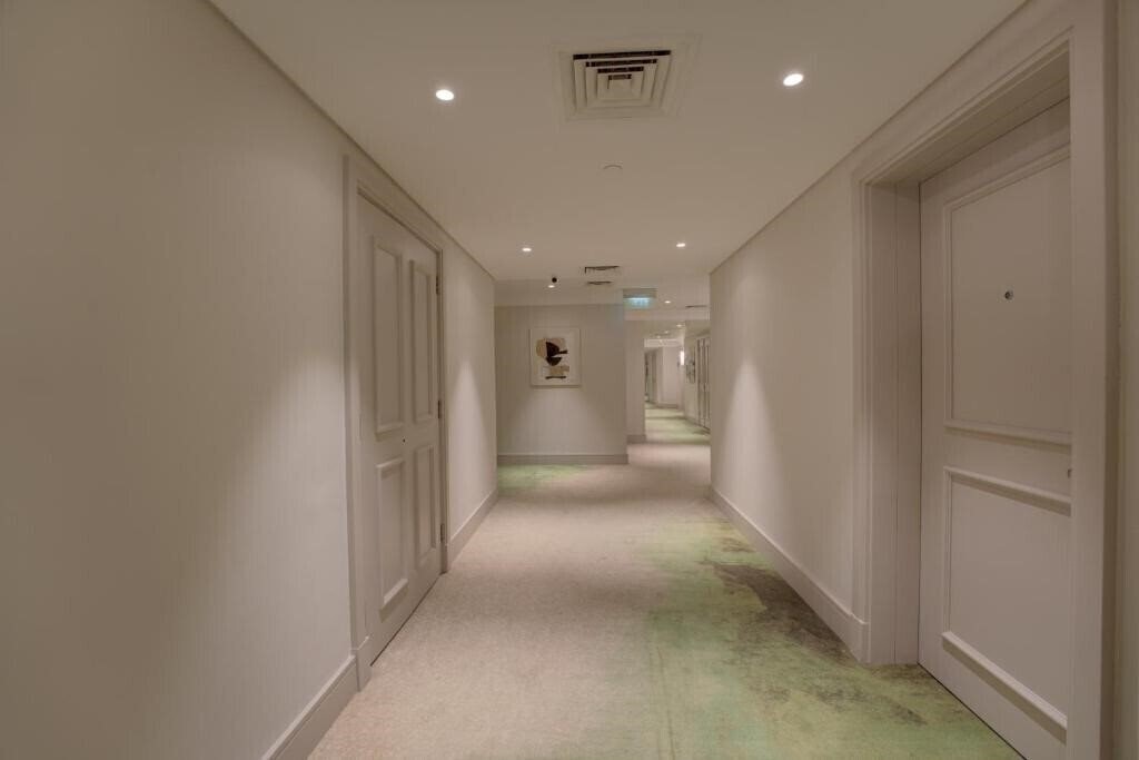 Фото Millennium Lakeview Hotel 4*