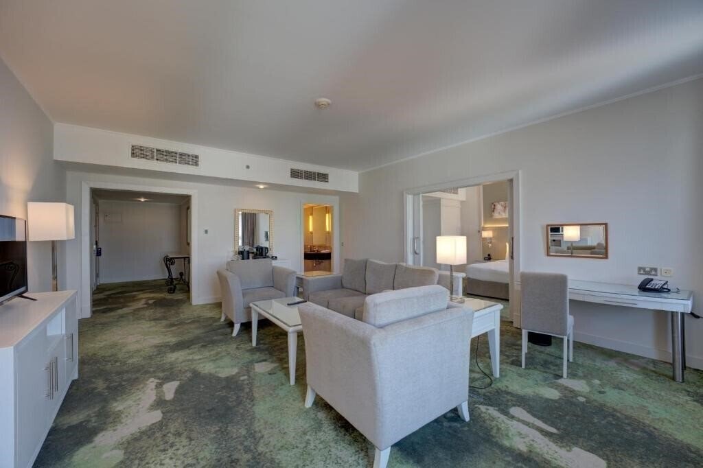 Фотографія Millennium Lakeview Hotel 4*