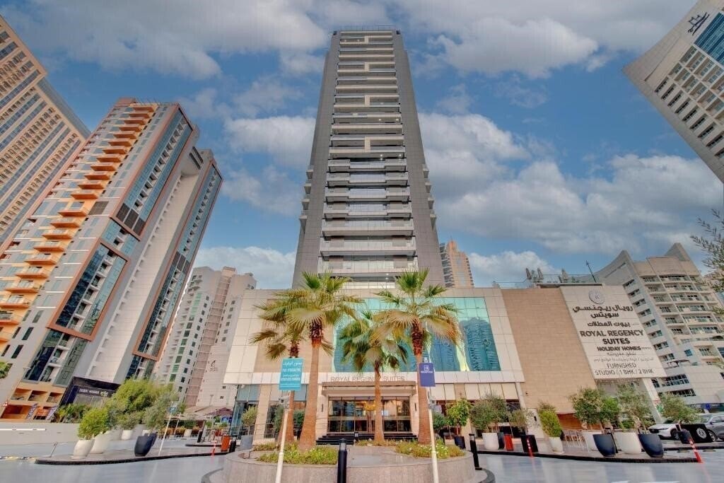 Отель Regency Luxury Suites 4*