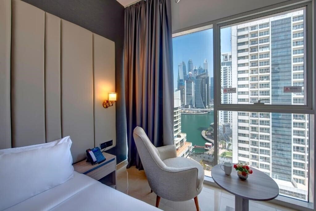 Фото Regency Luxury Suites 4*