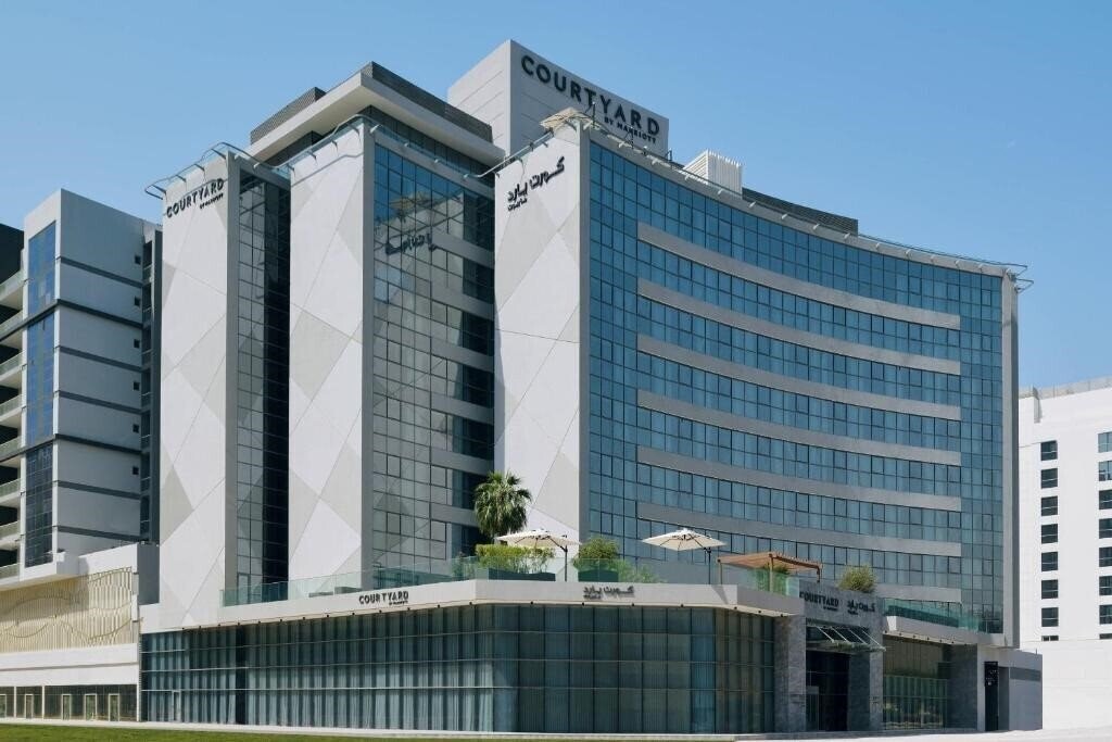 Готель Courtyard by Marriott World Trade Centre Dubai 4*