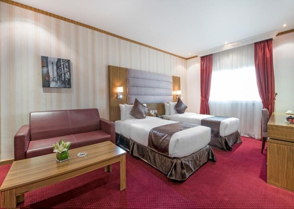 Фото Royal Tulip Hotel Dubai 3*