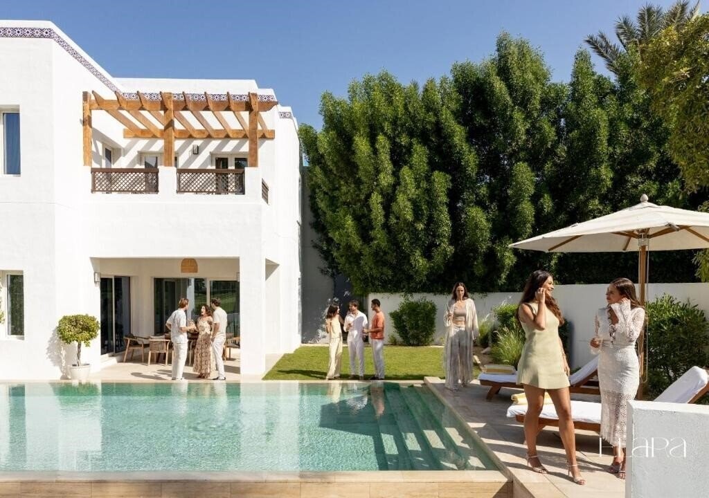 Готель Dubai Creek Club Villas 4*