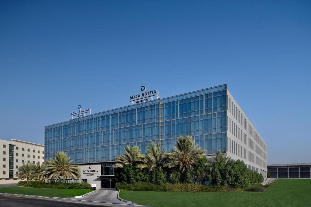 Отель Sheraton Dubai Investment Park 4*