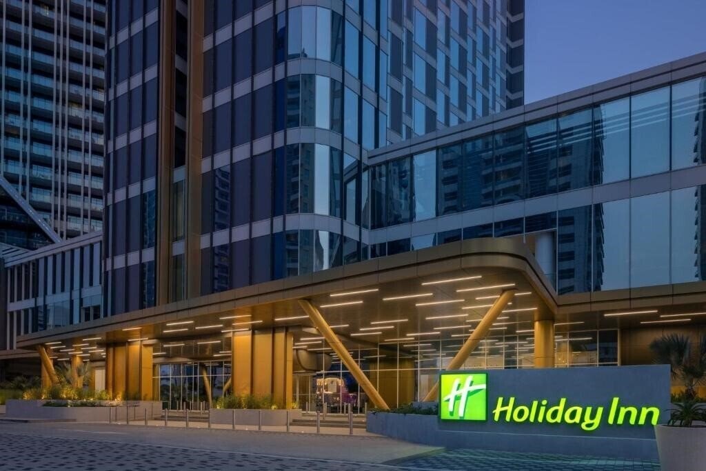 Готель Holiday Inn Business Bay 4*