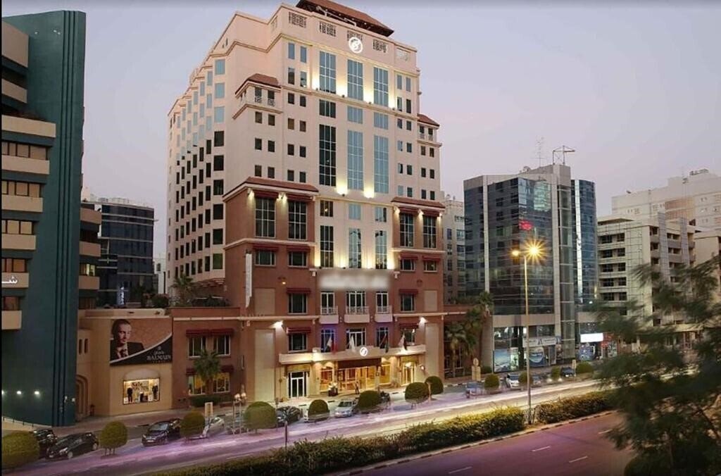 Готель Knight Castle Hotel 5*