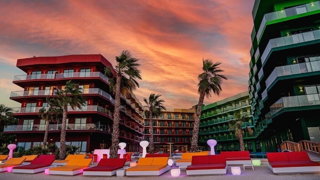 Отель Voco Monaco Dubai (ex. Cote D'Azur Hotel Monaco) 5*