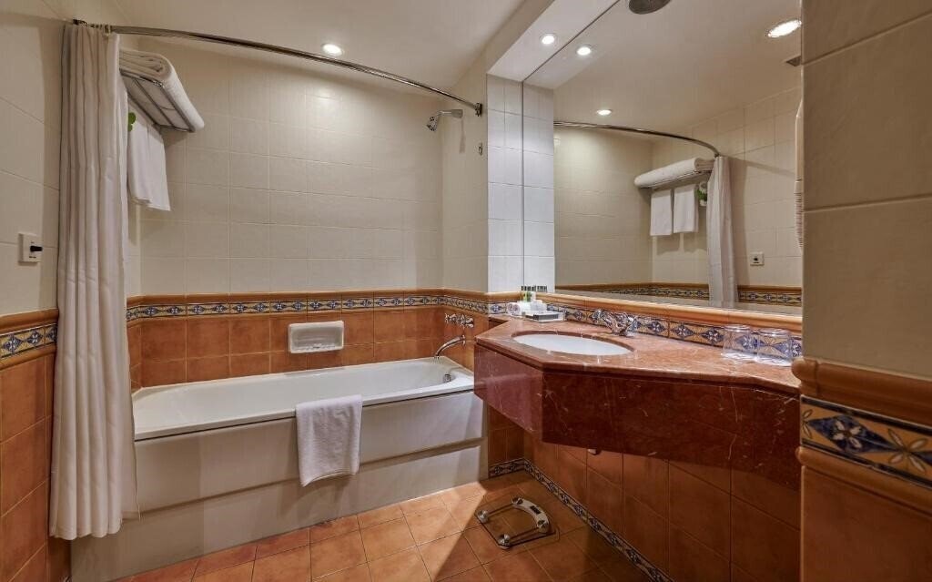 Картинка Copthorne Airport Hotel Dubai 3*