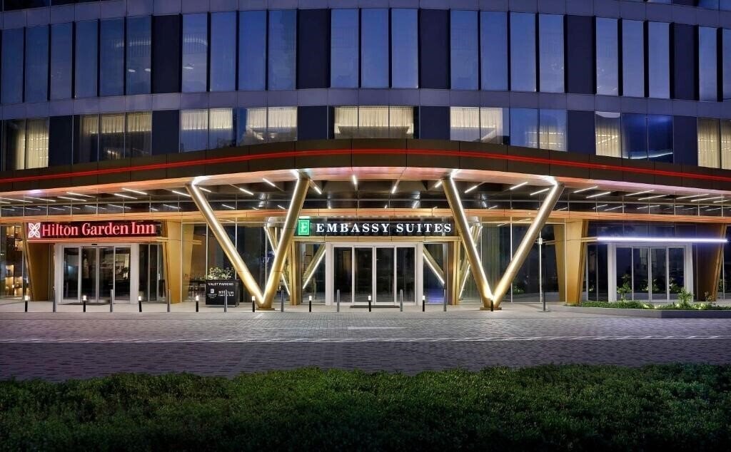 Фото Embassy Suites By Hilton Dubai Business Bay 5*