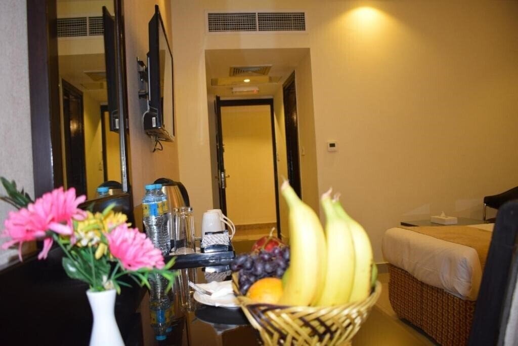 Изображение Palm Beach Hotel Dubai 3*