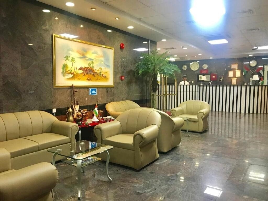 Готель Sky Hotel Apartments 3*