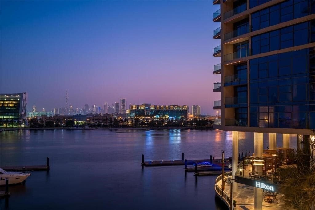 Готель Hilton Dubai Creek Hotel & Residences 5*