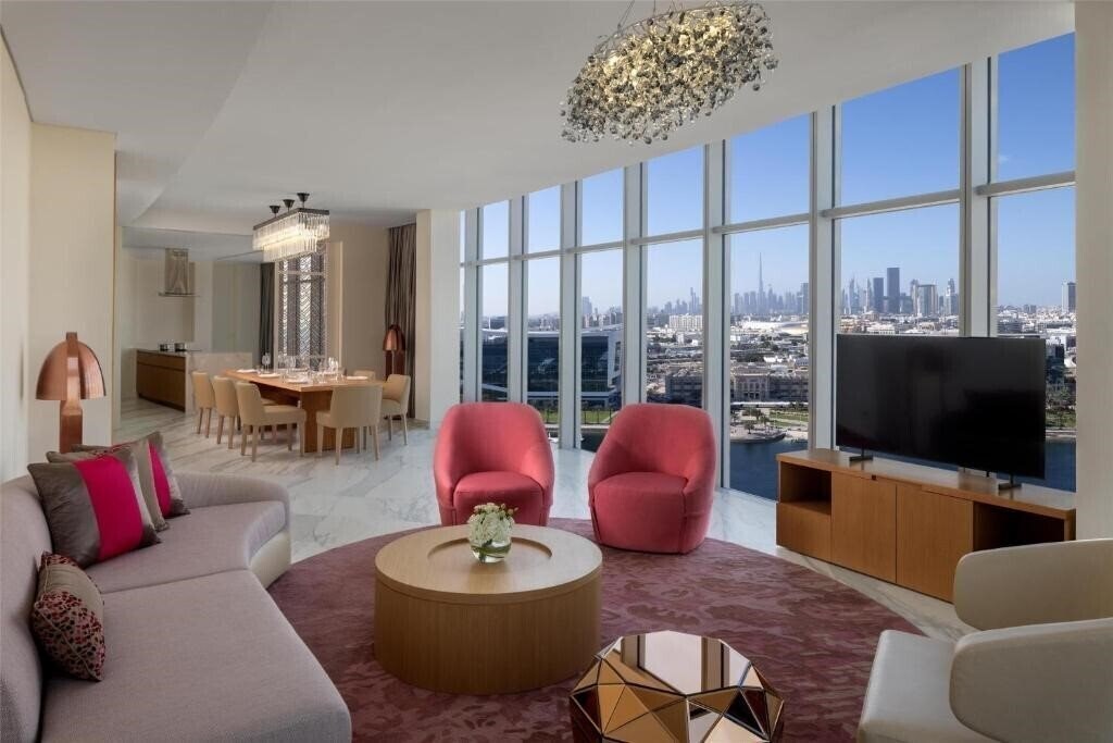 Картинка Hilton Dubai Creek Hotel & Residences 5*