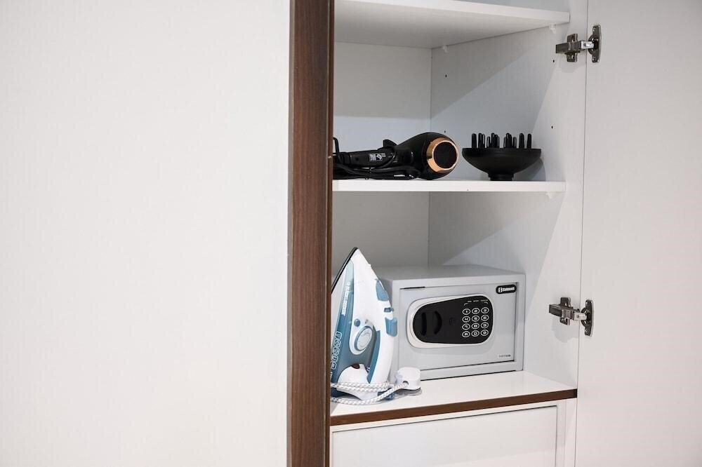 Фотографія Academia Land J One 4*