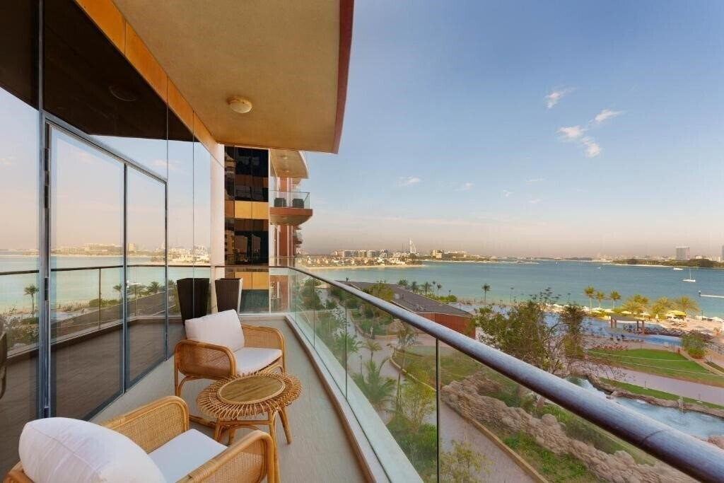 Отель Maison Privee Tiara 4*