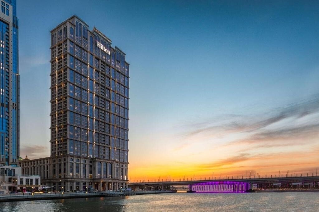 Отель Hilton Dubai World Central 5*