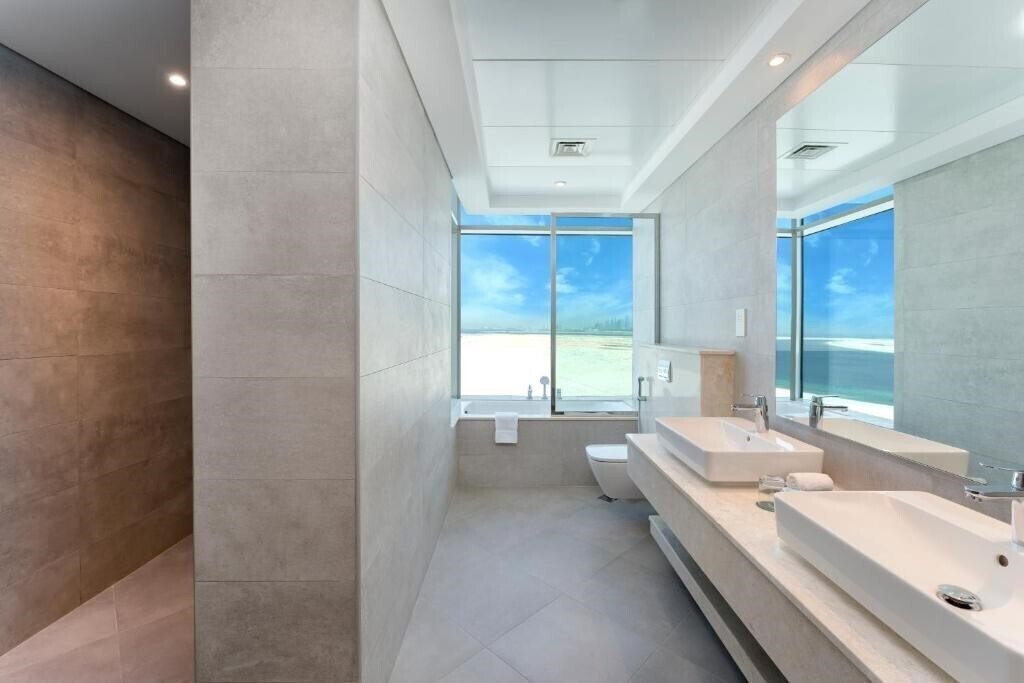 Фотография Sea Point Hotel (ex. Park Regis by Prince Dubai Islands) 4*