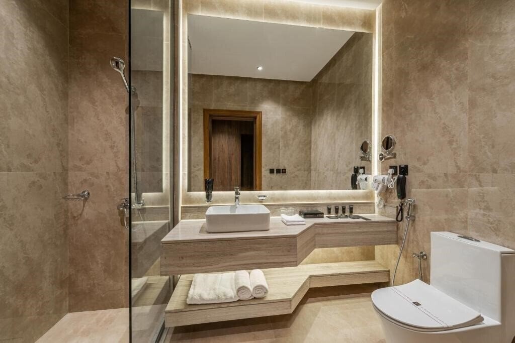 Фото Oyo 114 Voyage Hotel 3*