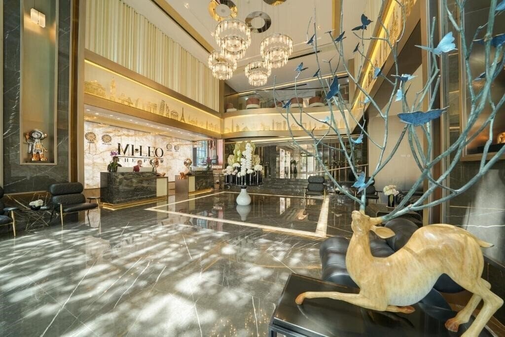 Отель Mileo The Palm 5*