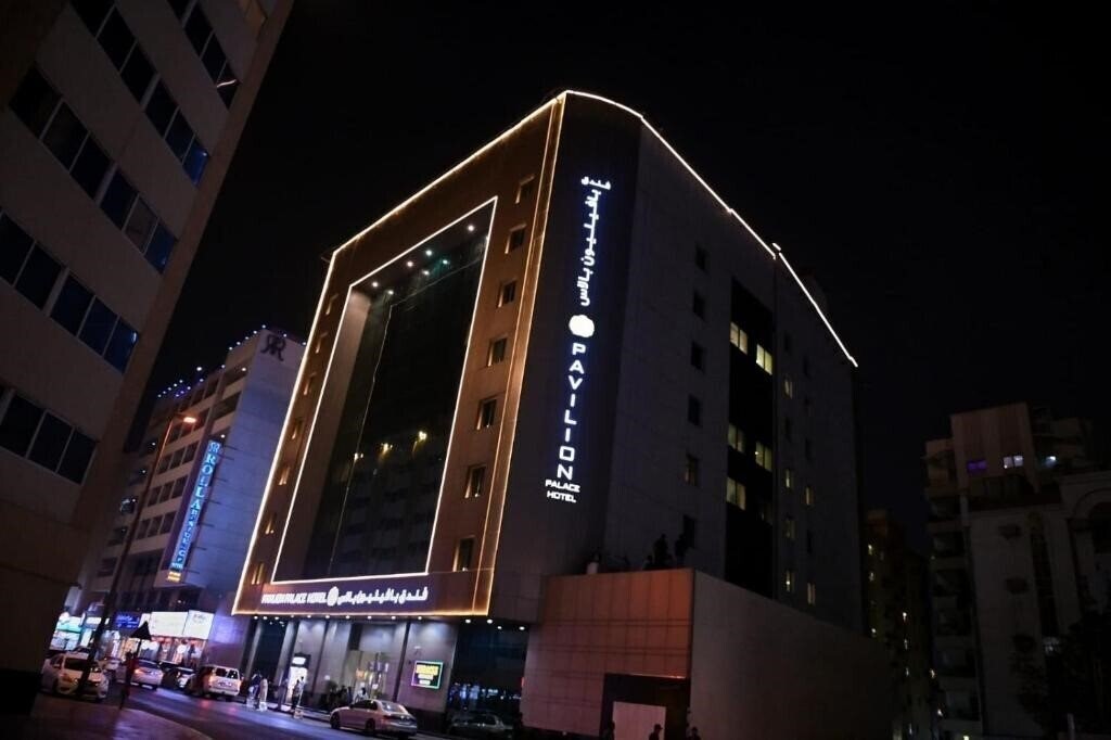 Готель Pavilion Place Hotel 4*