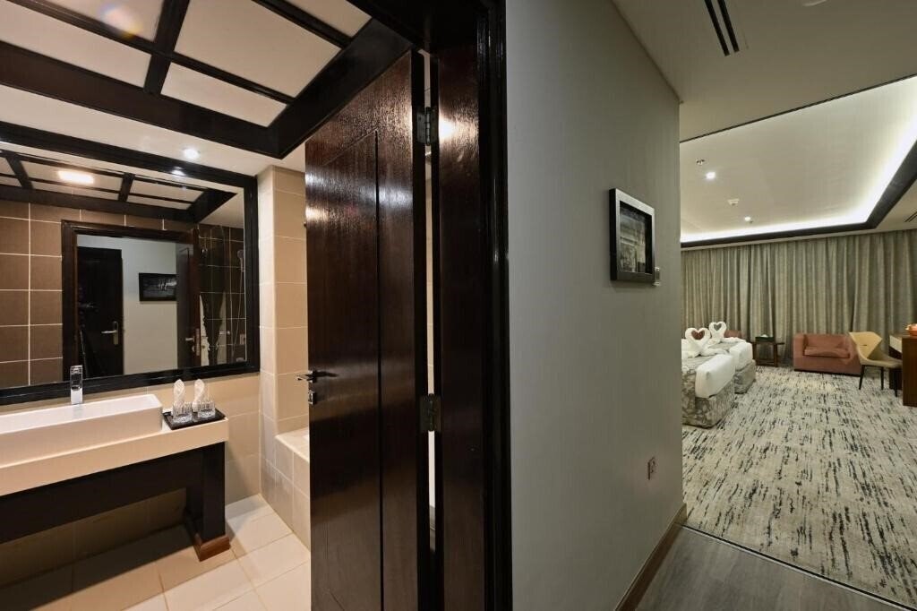 Фото Pavilion Place Hotel 4*