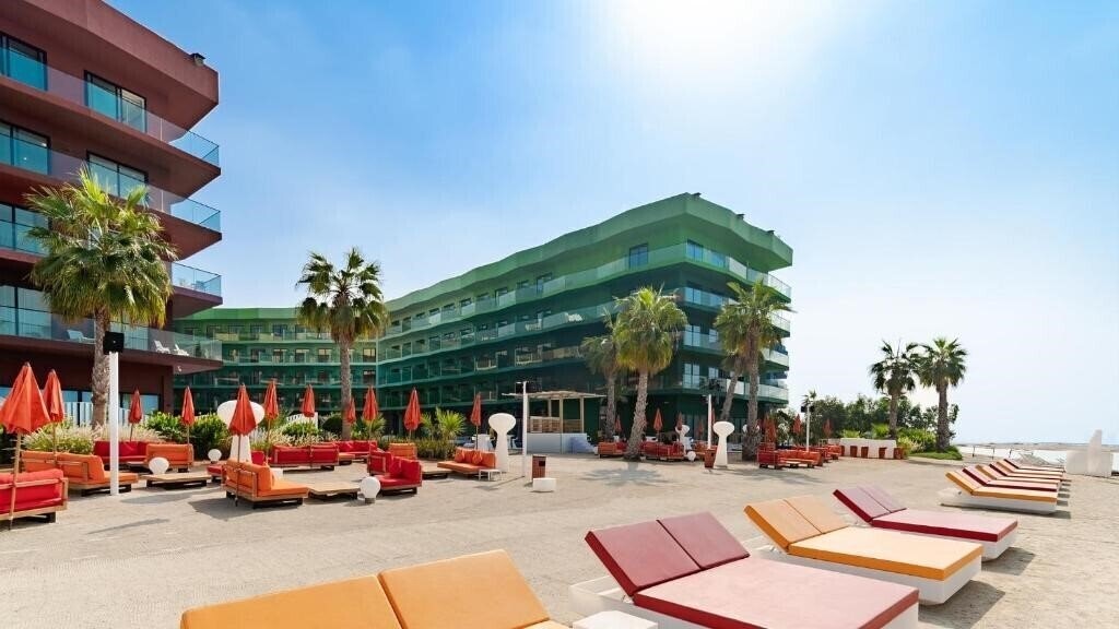 Отель Voco Dubai Nice The Heart of Europe 5*