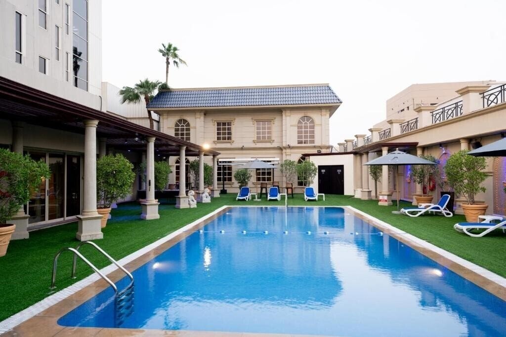 Готель Luxe Avenue Hotel Dubai 3*